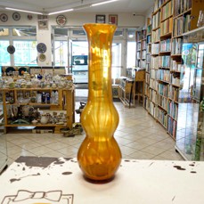 Váza z jantarového skla - 60 léta