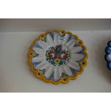 Vlnitý talíř z tupezské keramiky - červeno-žlutý